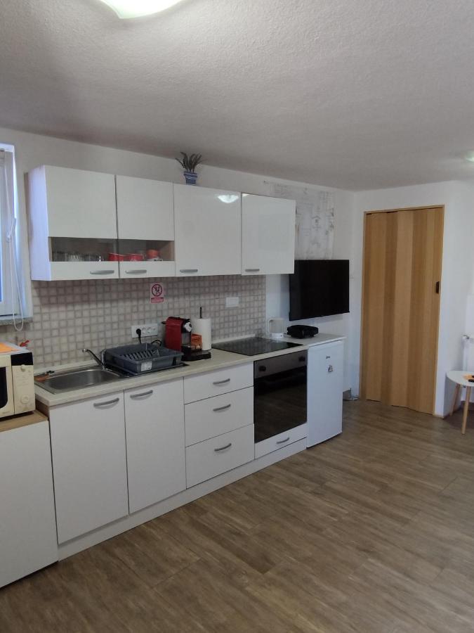 Studio Apartman Dezire Buje Exteriér fotografie